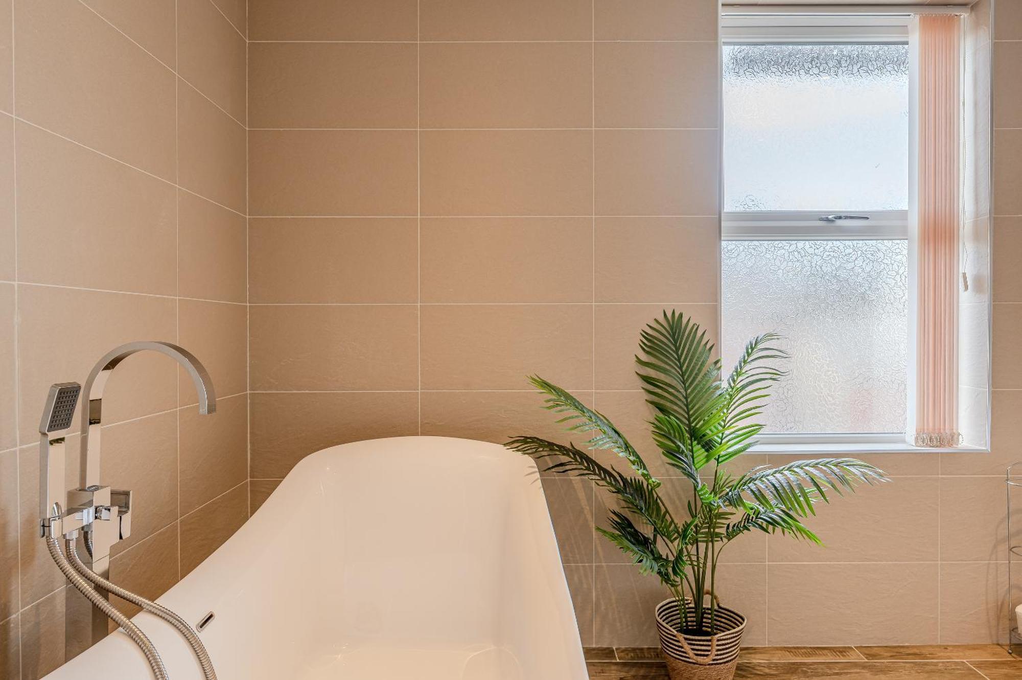 Rosemill - Large Pet Friendly Home With Off Road Parking 惠特比 外观 照片