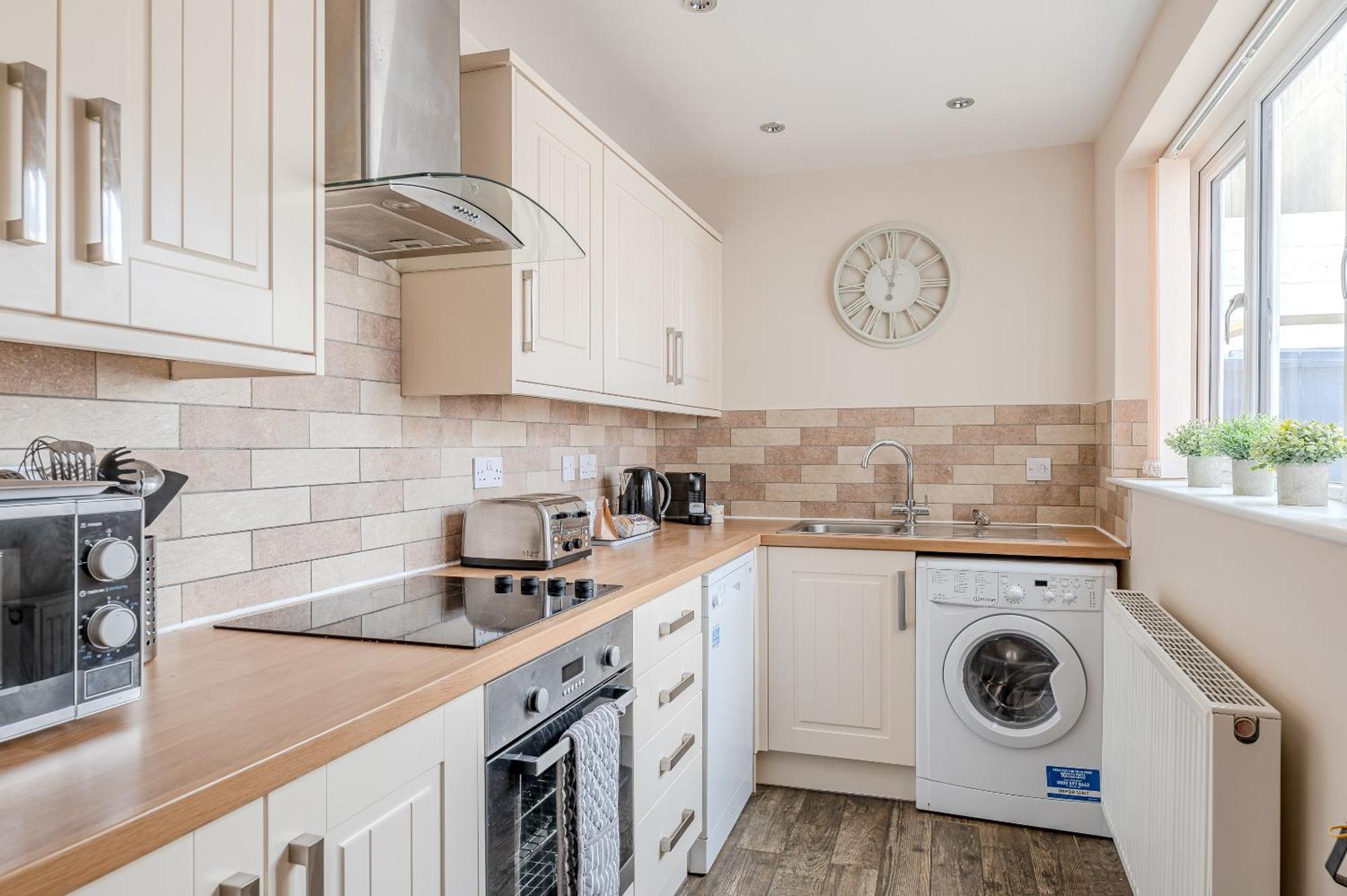 Rosemill - Large Pet Friendly Home With Off Road Parking 惠特比 外观 照片