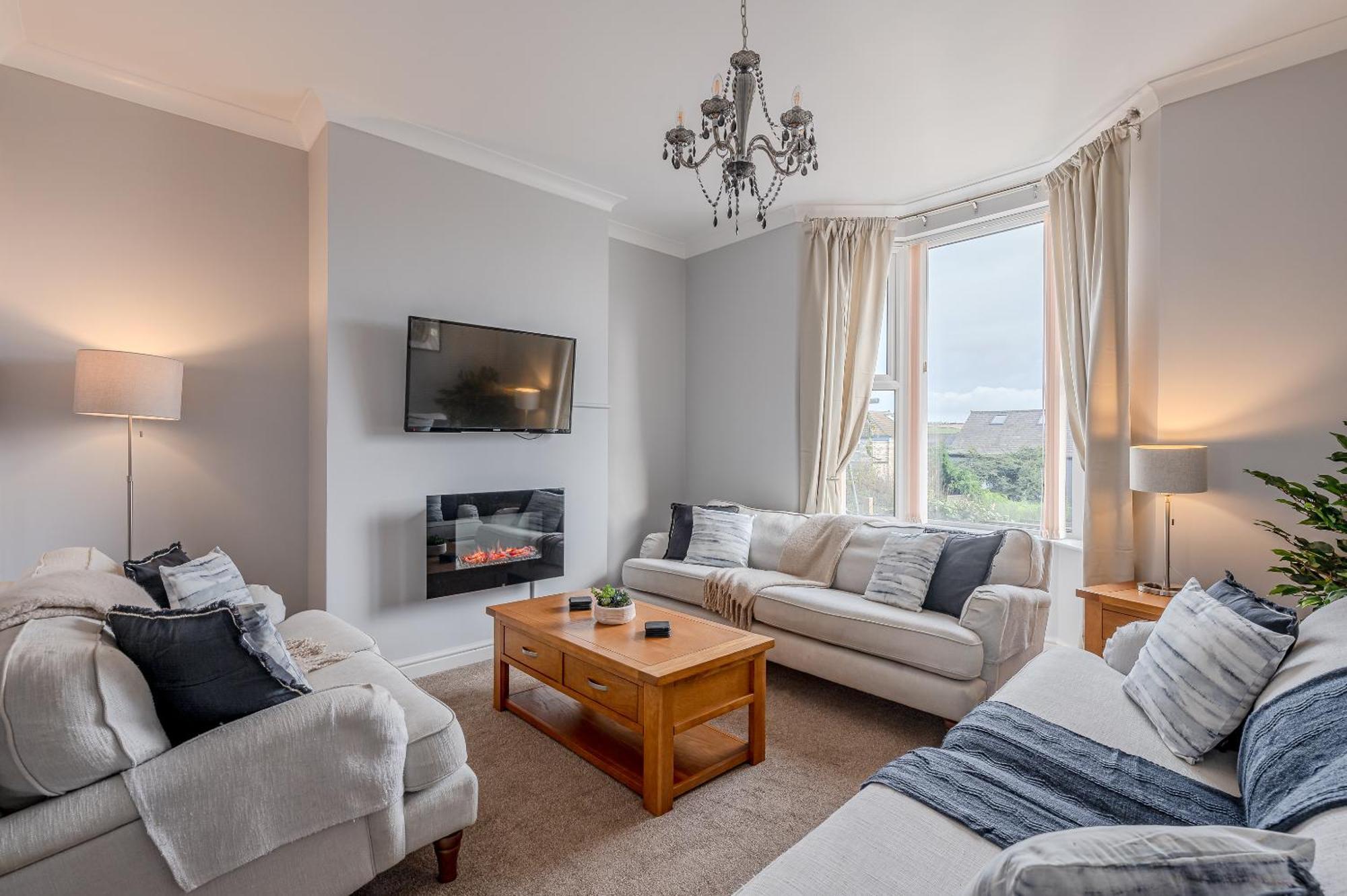 Rosemill - Large Pet Friendly Home With Off Road Parking 惠特比 外观 照片