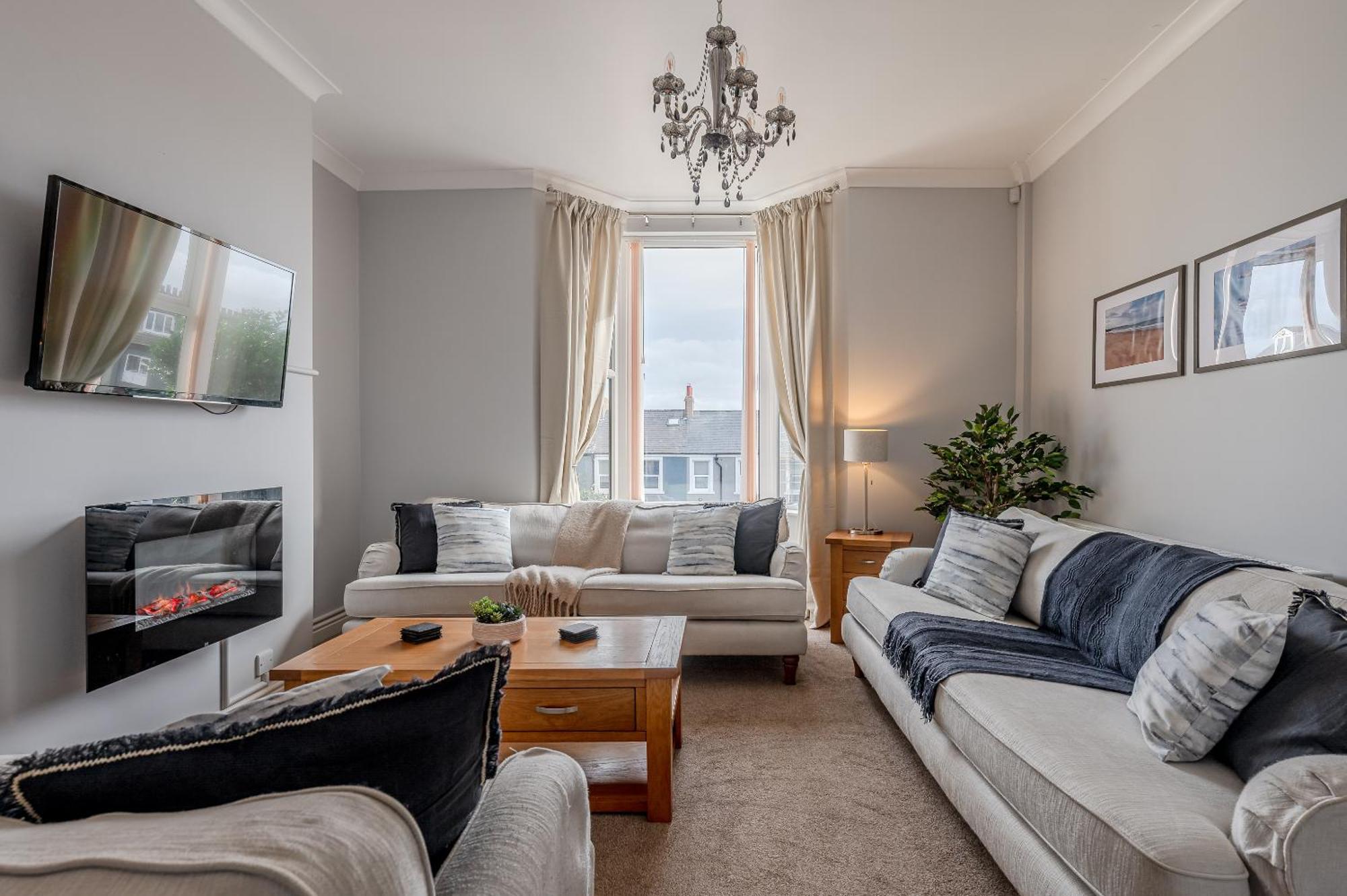 Rosemill - Large Pet Friendly Home With Off Road Parking 惠特比 外观 照片